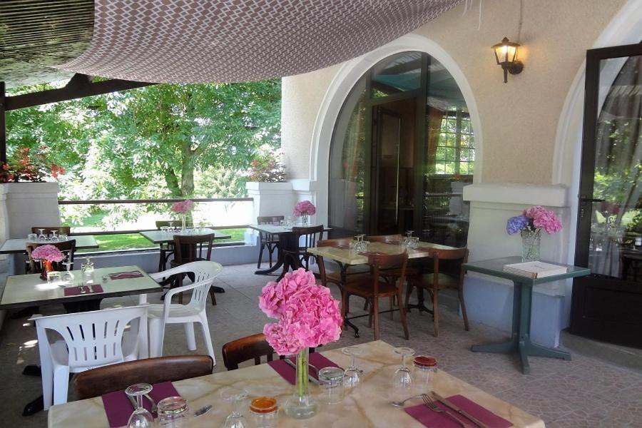 Hotel Du Pont Et Restaurant A Grolejac Luaran gambar